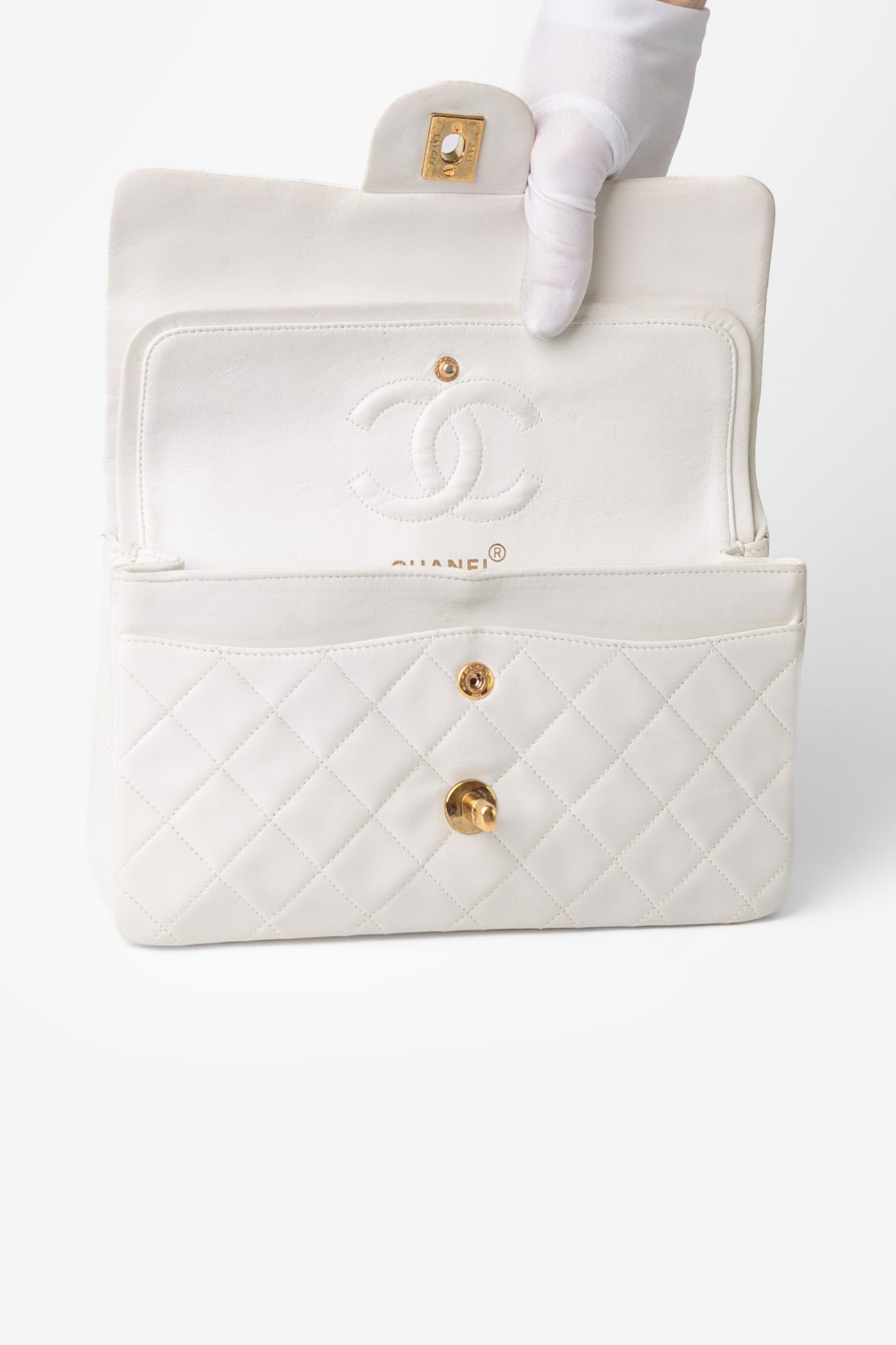 chanel classic flap open
