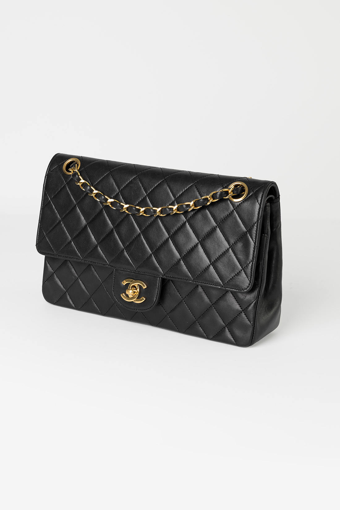 chanel classic double flap black vintager bag