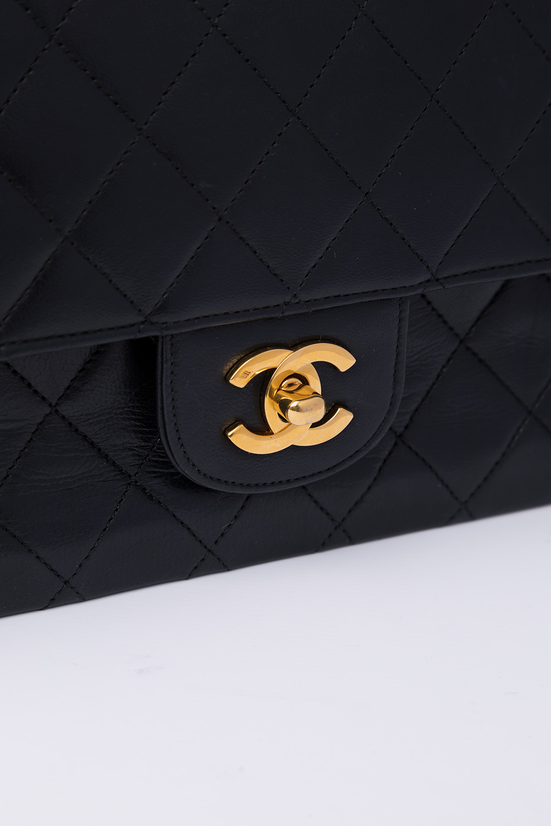 chanel cc turnlock gold 24k real