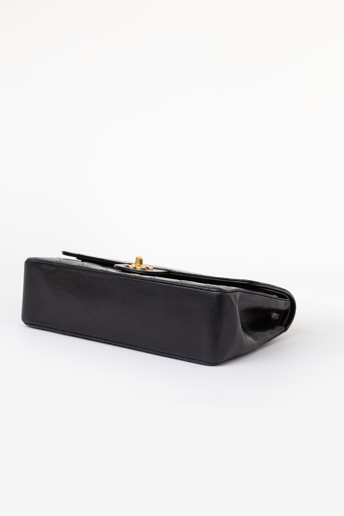 chanel large flap edges
