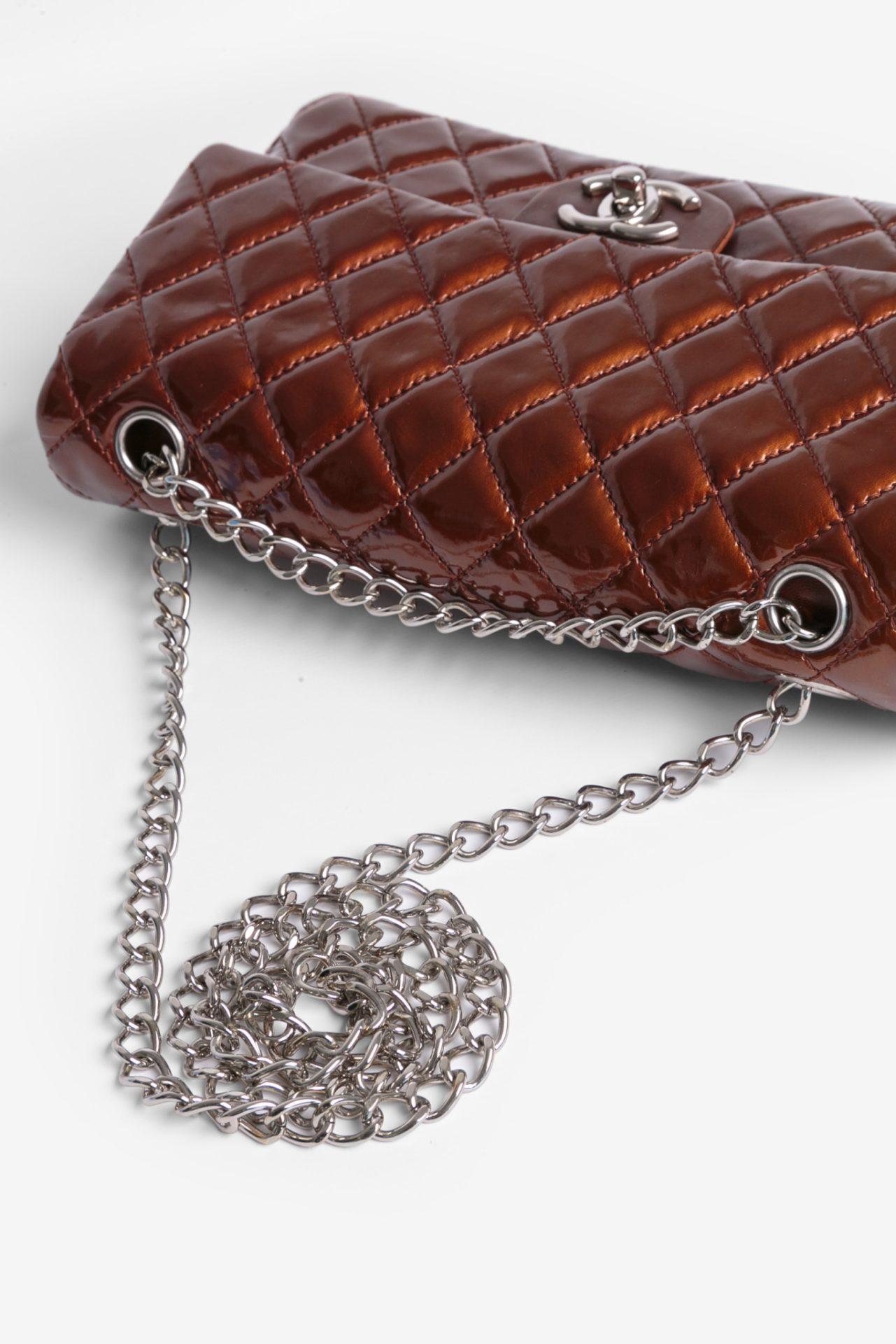 chanel classic double flap medium shw