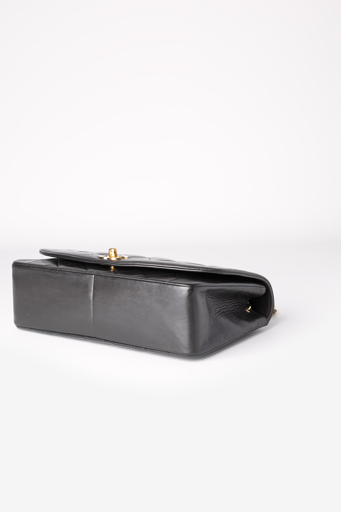 chanel diana single flap
