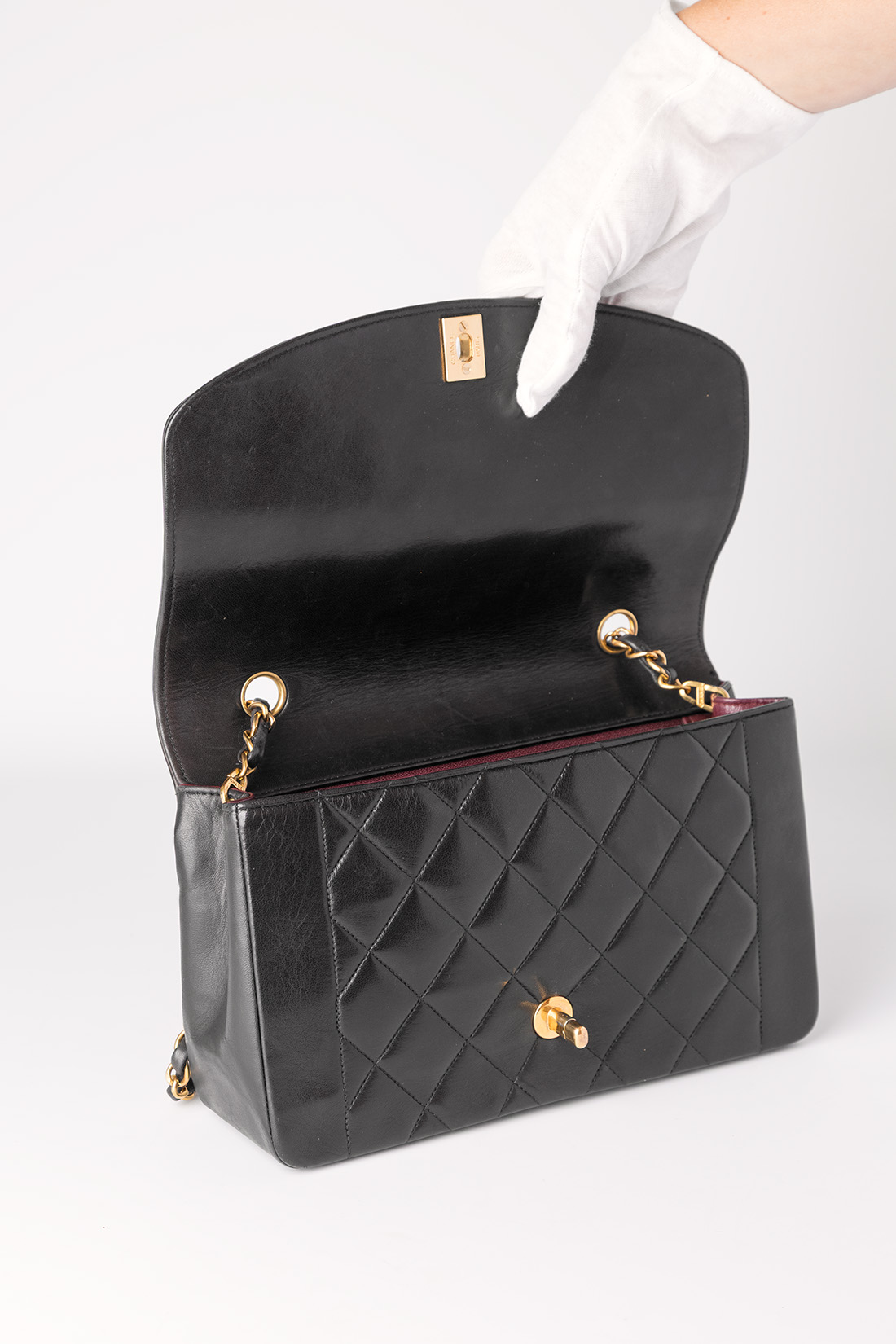chanel diana singel flap inside vintage bag