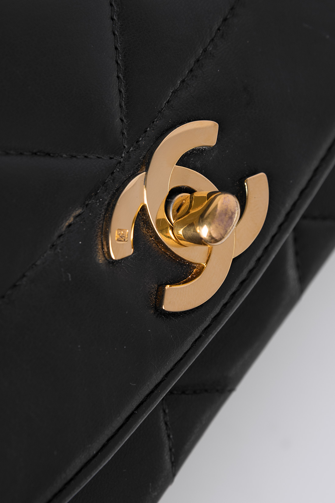 chanel logo