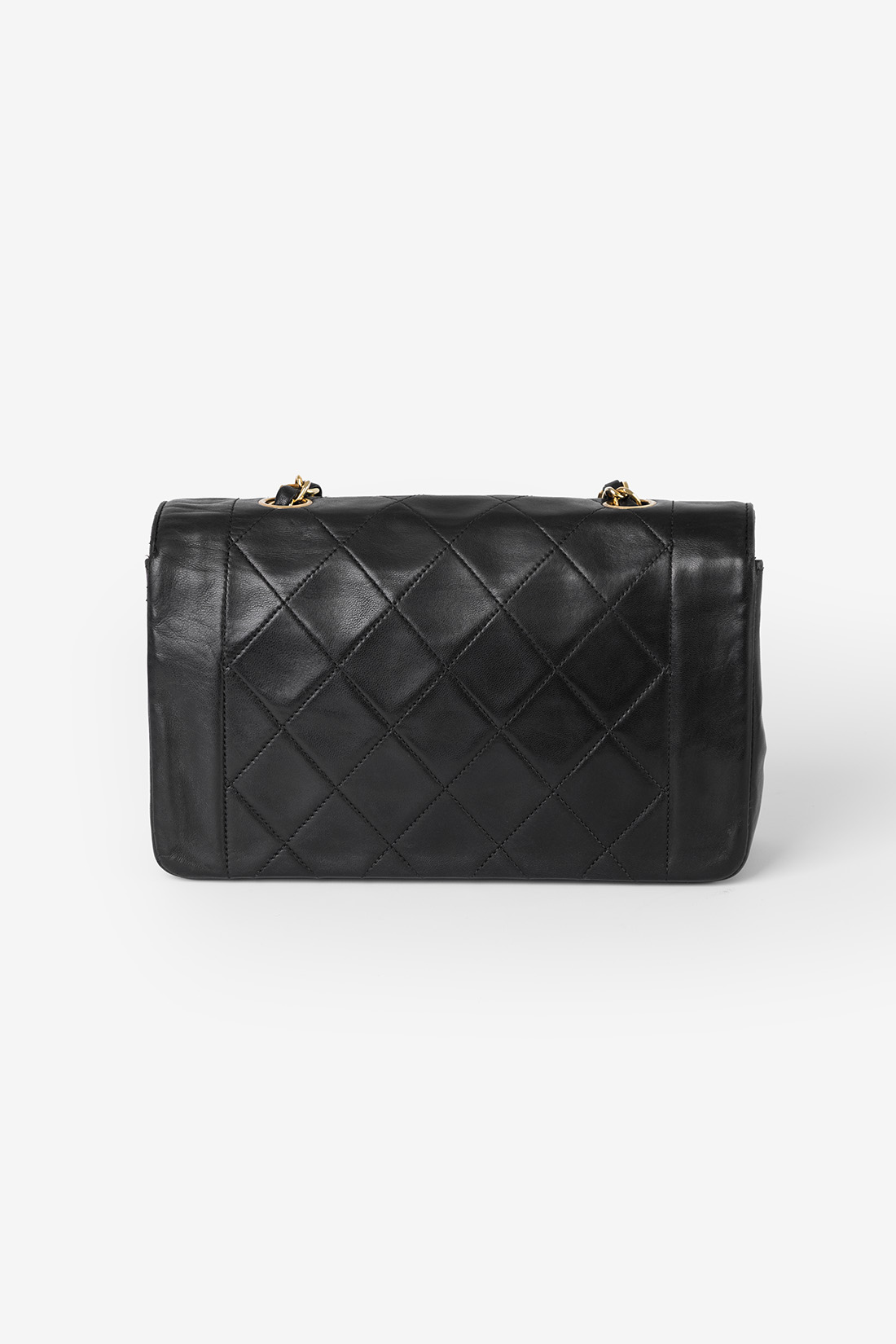 chanel flap bag back