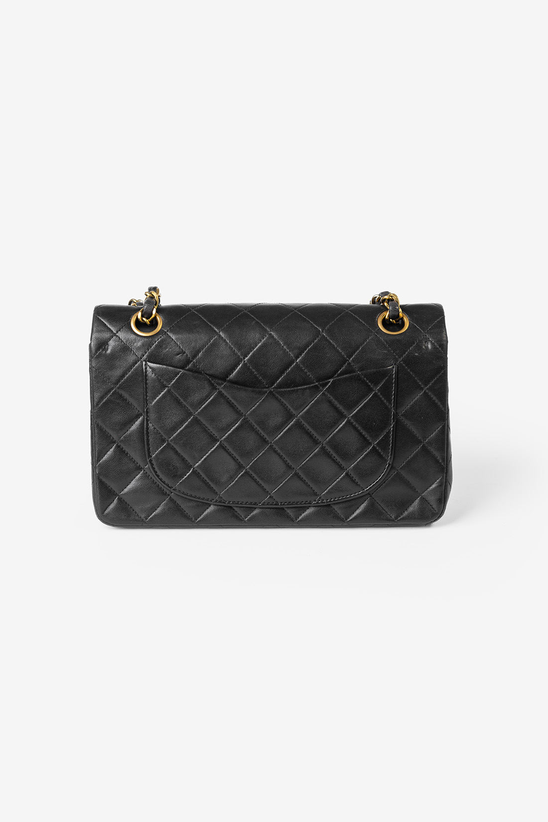 chanel autentic flap bag back pocket