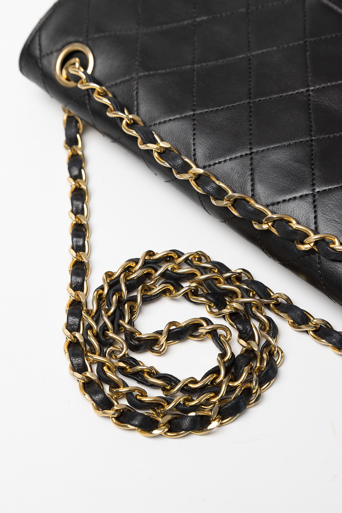 chanel chain vintage bag