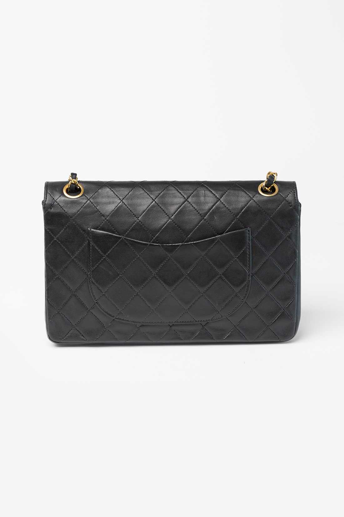 chanel classic flap medium back pocket