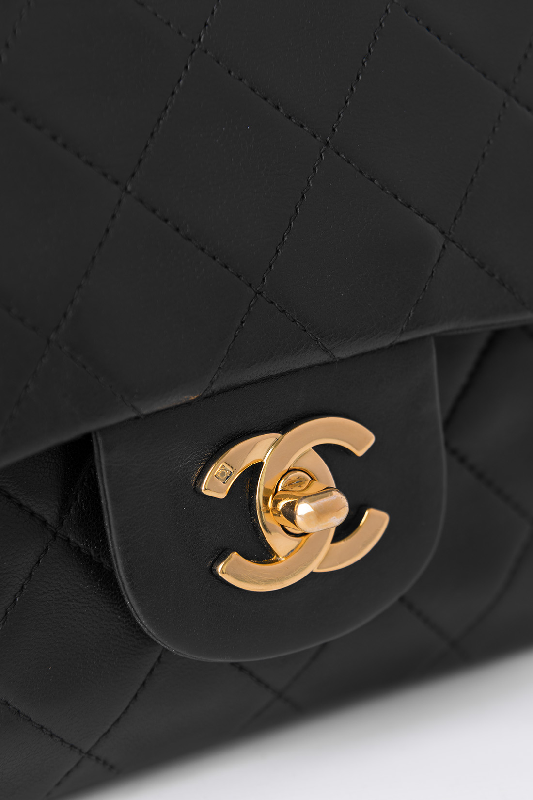 chanel cc turnlock lås 24k gold