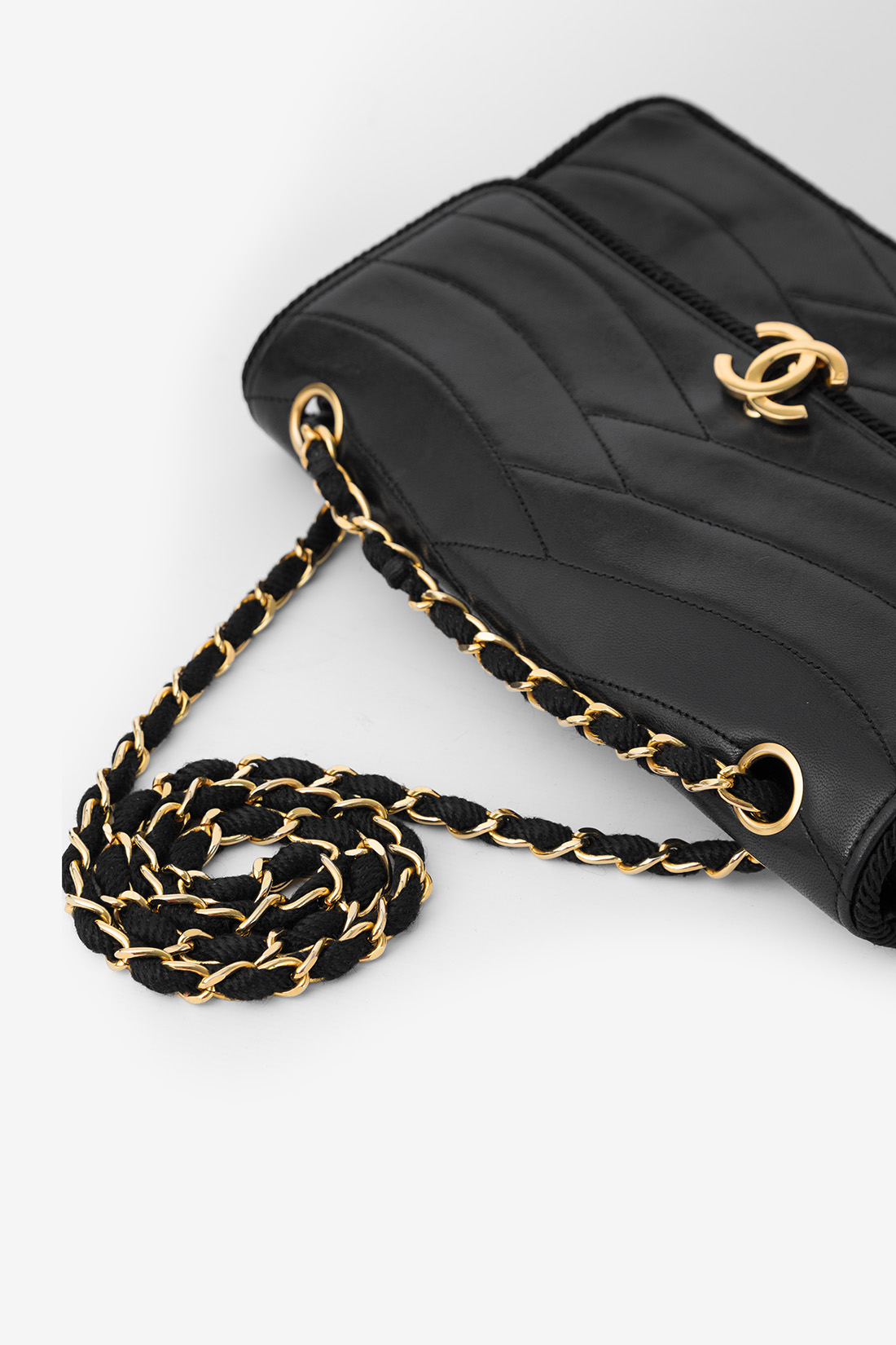 chanel gold hardware bag