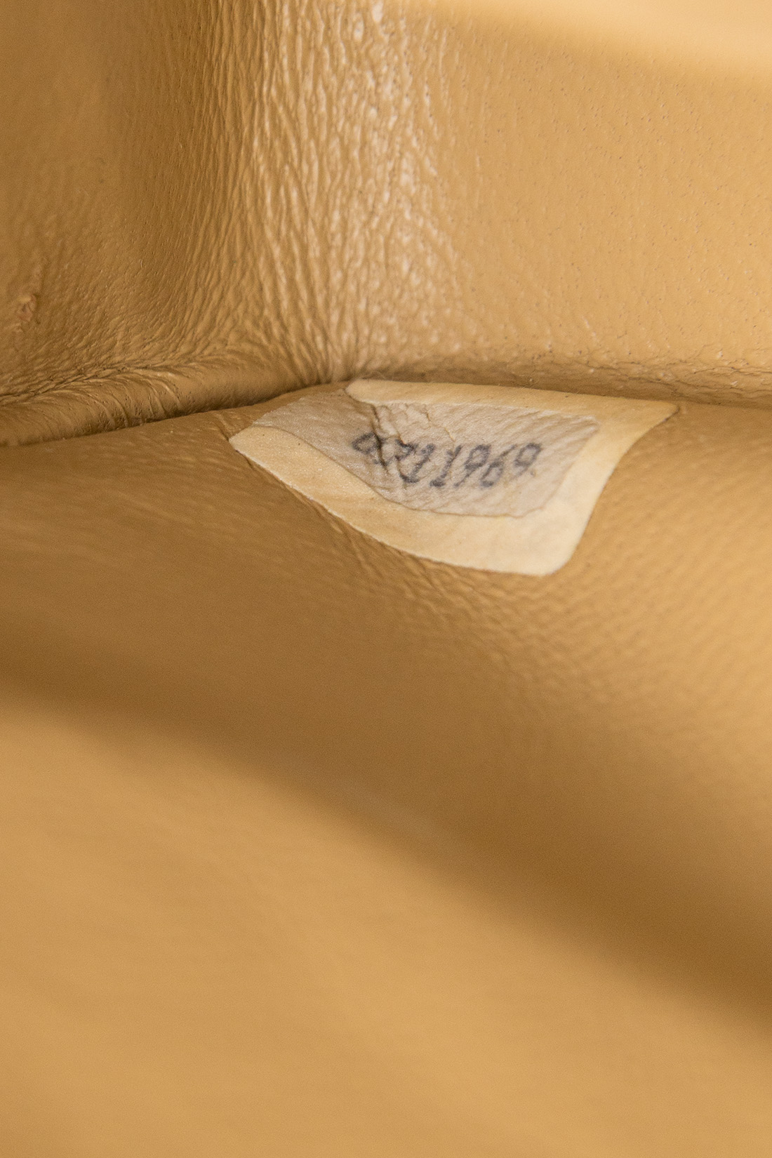 vintage chanel classic double flap bag serial 1986