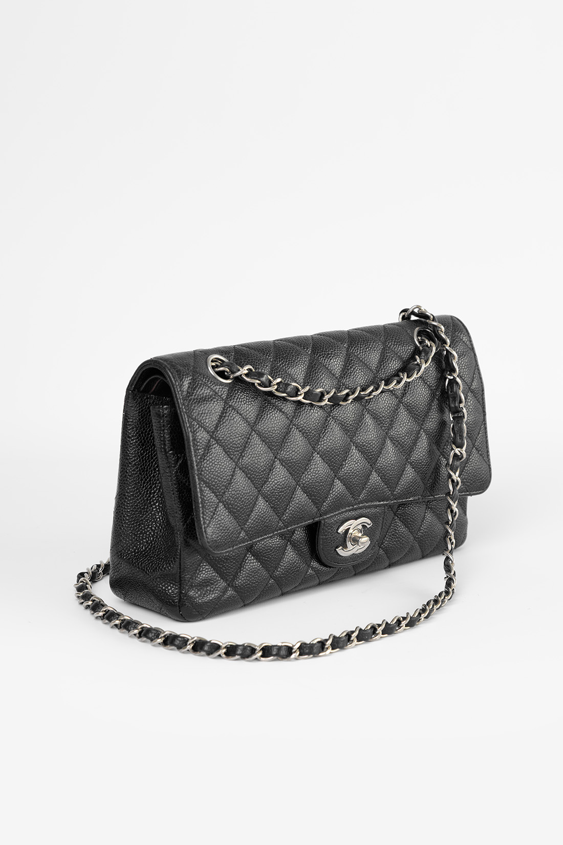 chanel caviar medium classic flap bag