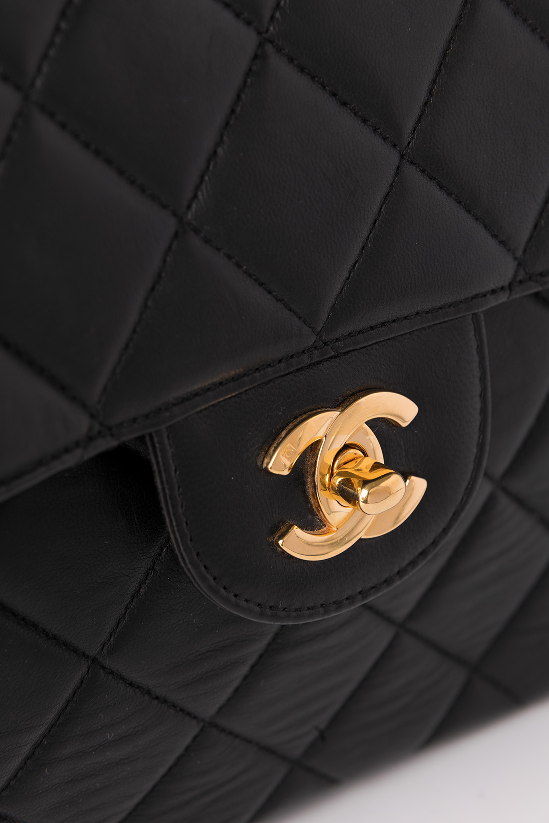 chanel vintage cc turnlock gold