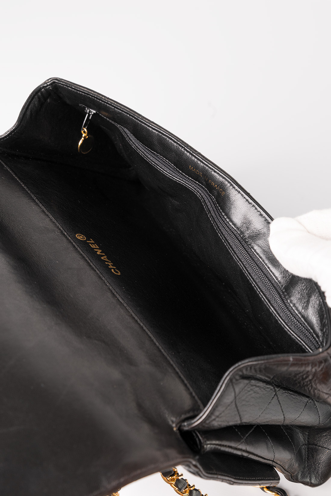 chanel zipper interior