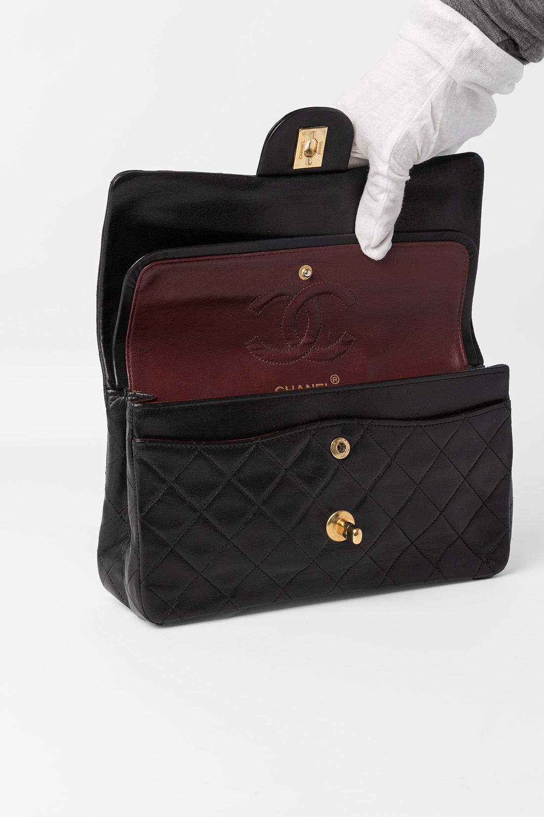 chanel classic flap open